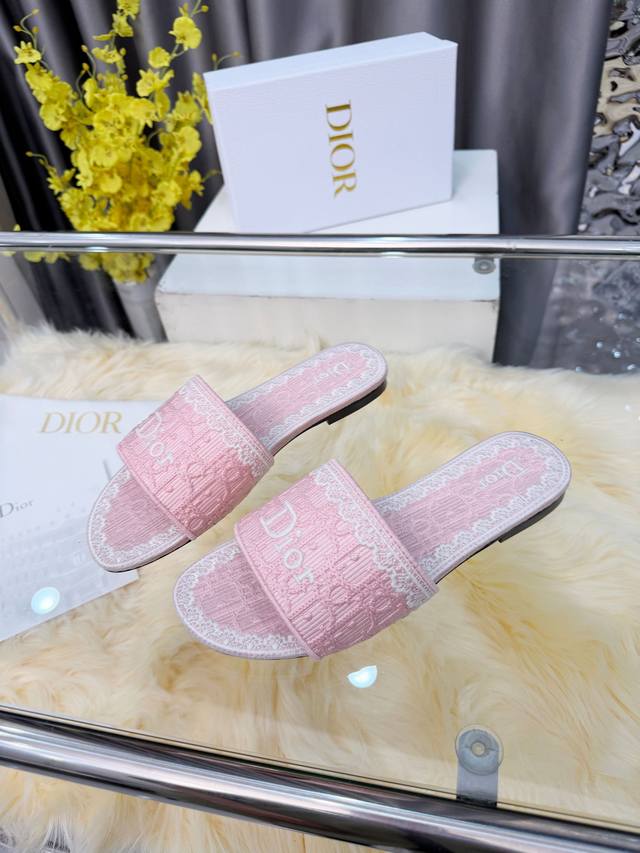 Dior Spring/Summer 2026 Slippers, exquisite and elegant. The 5D design on the up