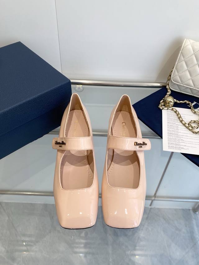 Dior 26 Ss Early Spring Resort Collection Patent Leather Square Toe Chunky Heel