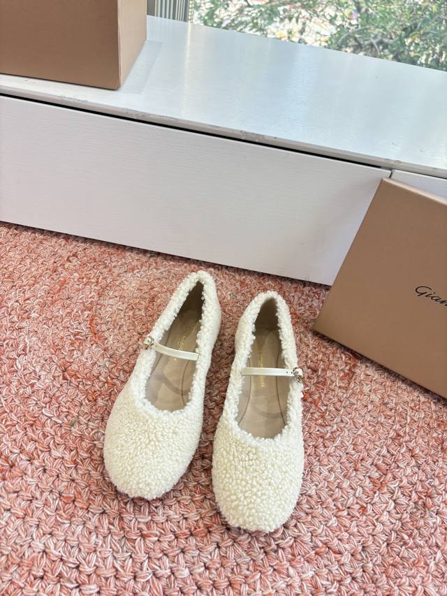 G305 Gianvitorossi Exquisite Maillard Color Cashmere Ballet Flats Easy to move i