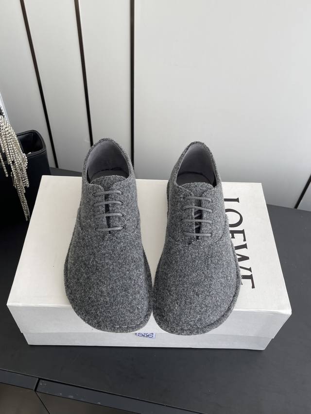 Loewe 25Ss Autumn/Winter New Doll Toe Loafers Simple, elegant, stylish, timeless