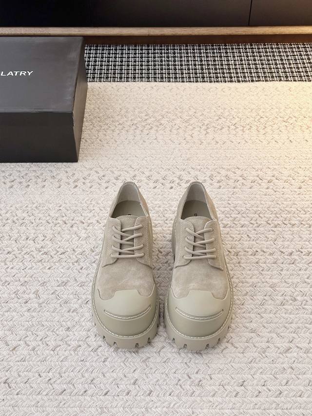 2026Ss Lace-up Derby Shoes A must-have footwear brand for fashionistas every yea