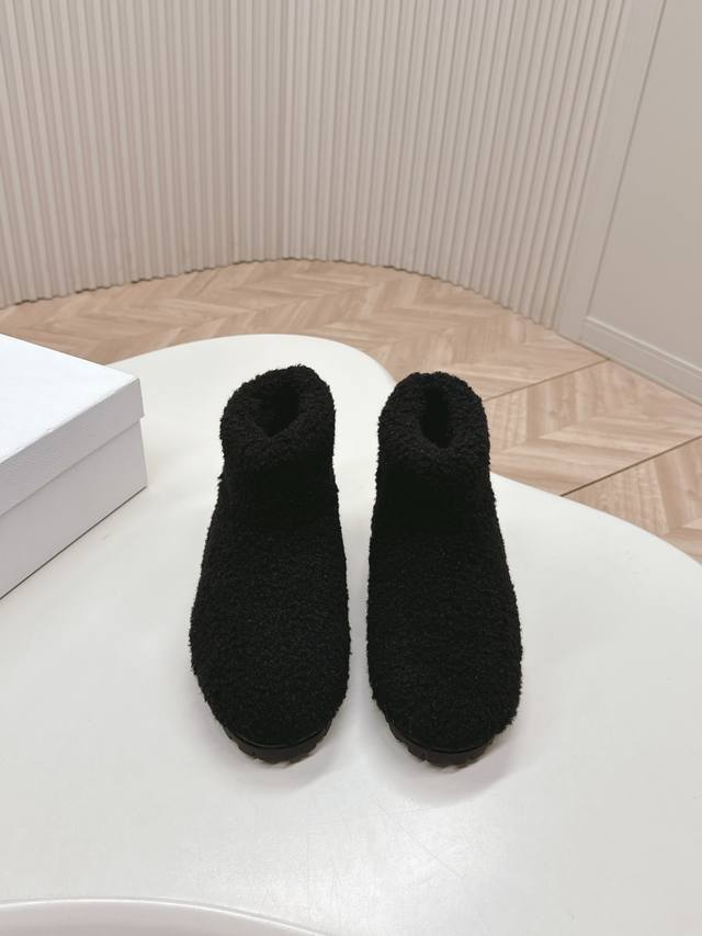 Prada Fall/Winter 2024 Furry Ankle Boots/Snow Boots. Classic triangle buckle, c