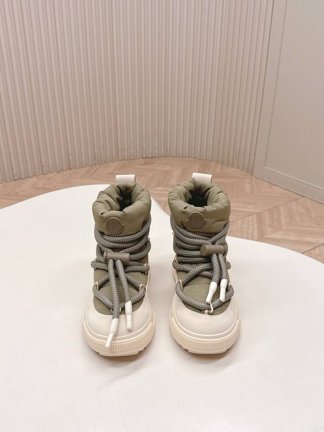 Moncler 2025 New Snow Boots: A Perfect Fusion of Luxury and Functionality. Like