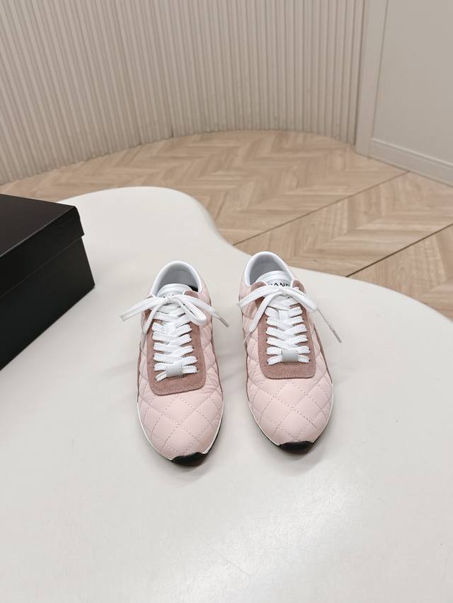 Chanel 26C New Diamond Pattern Training Shoes A super lightweight and comfortabl