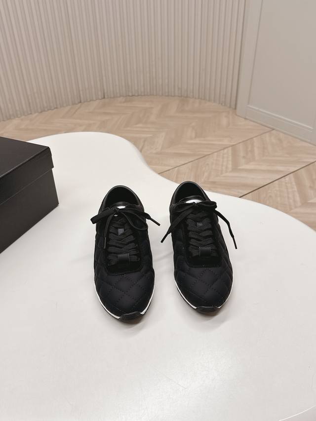 Chanel 26C New Diamond Pattern Training Shoes A super lightweight and comfortabl