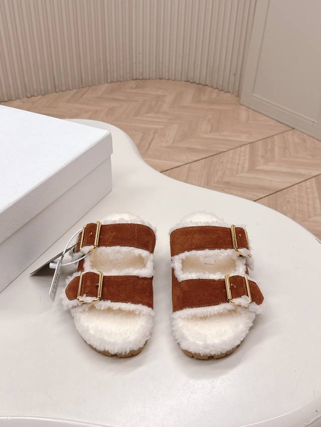 New color series! Ankle boots, high-tops, low-tops, and slippers!! Prada triangl