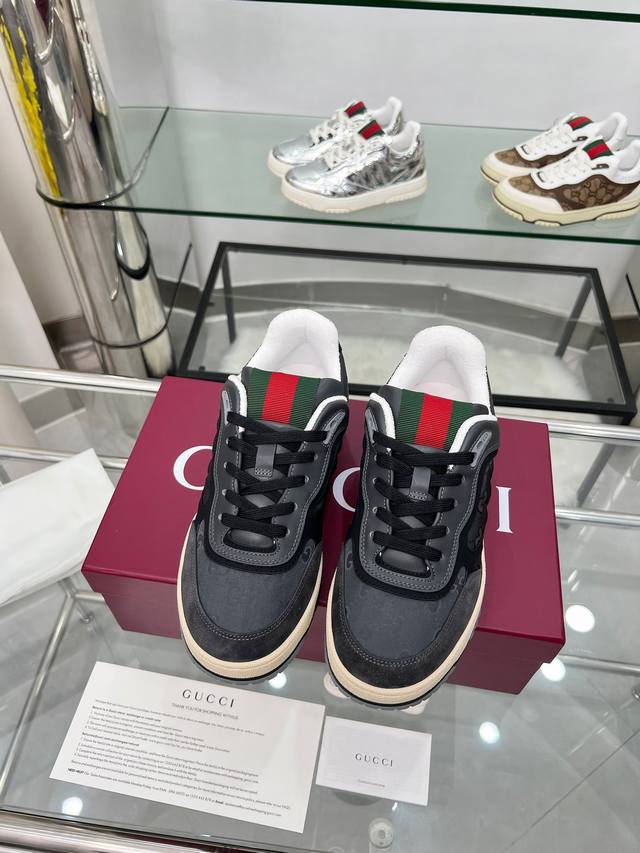 9097-2 Men's Factory Price p Sabato De Sarno's first sneaker for Gucci, the Re-W