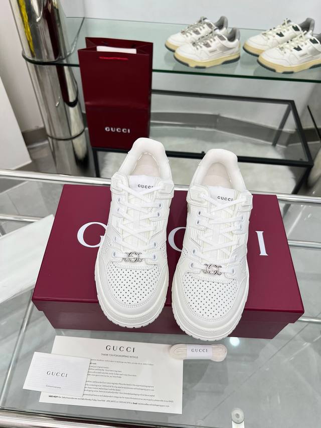 9097-1 Factory Price p Sabato De Sarno, Gucci's first sneaker, is a reimagined v