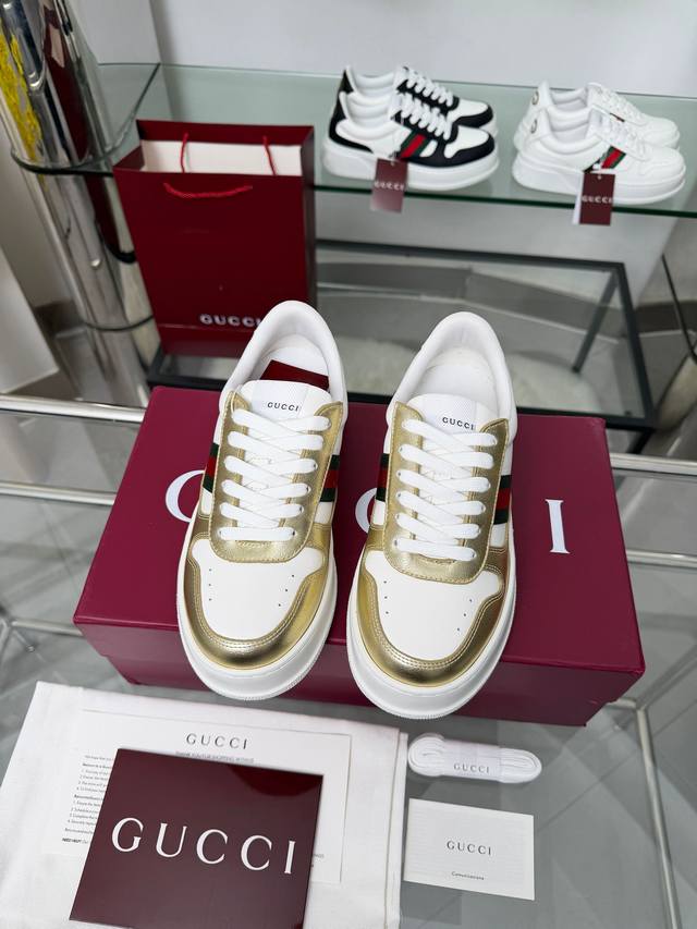 1097-1 Platinum Factory Price p This 2025 Fall/Winter sneaker features a thick s