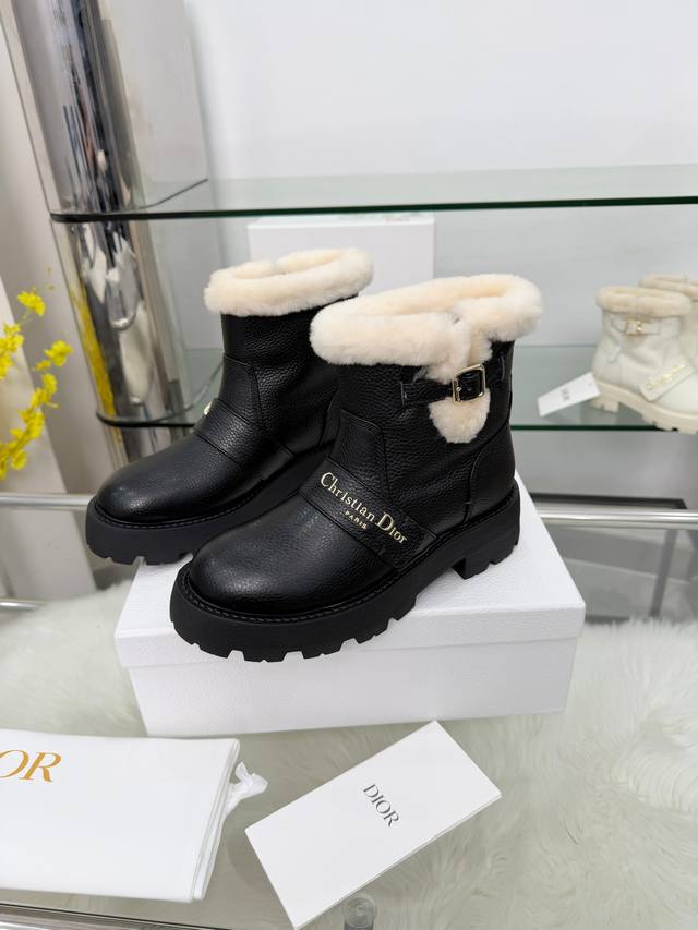 216#-Factory Price p This D-Quest ankle boot is a new addition to the Dioralps l