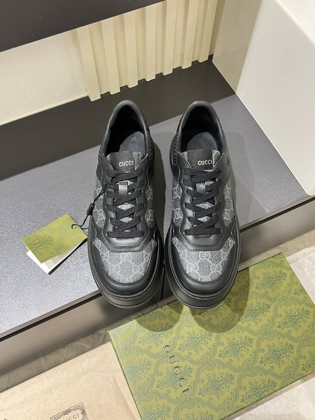 G's new collection, biscuit shoes, platform sneakers. The comfort of these shoes