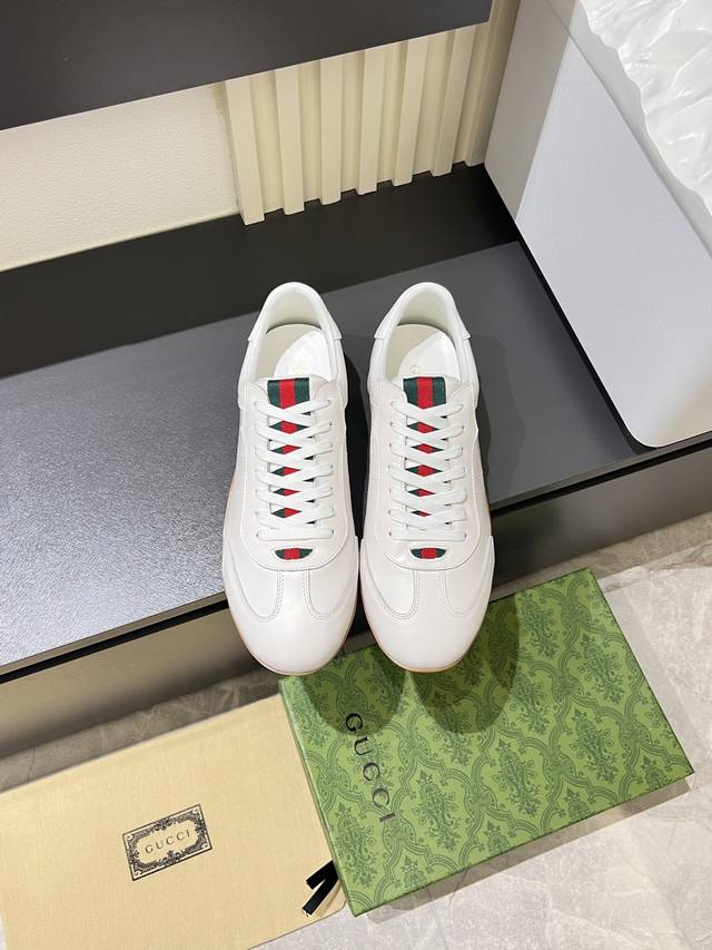 Gucci Shift series sneakers, featuring a lightweight, thin-soled design, combin