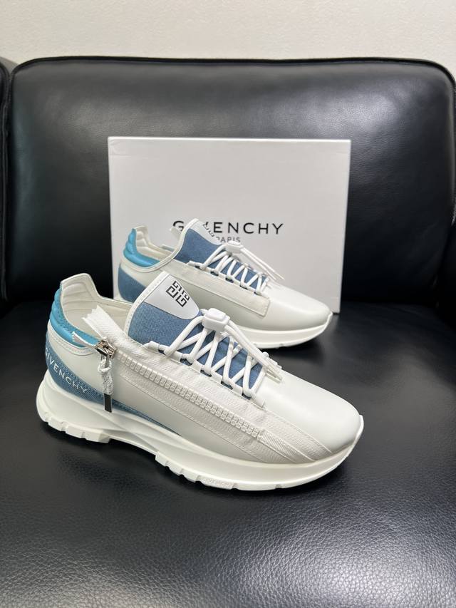 Givenchy High-Quality, Top-Tier Craftsmanship, New Arrival at Boutique Stores. I