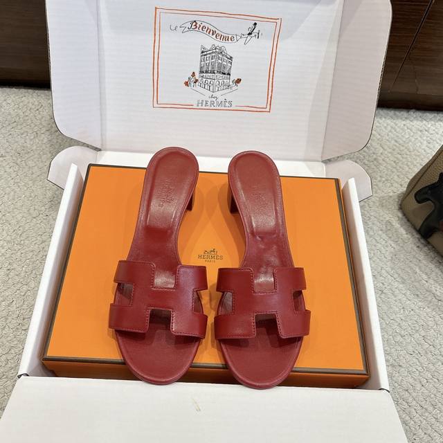 Factory Price Hermes Oasis Sandals, stylish and versatile, super comfortable, ev