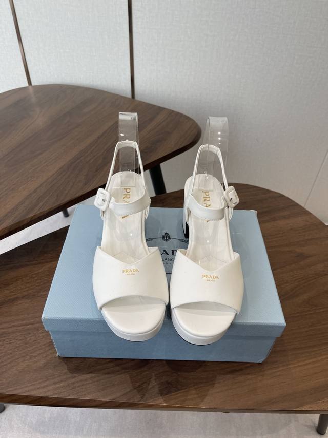 Prada 26Ss Early Spring Runway Hot-Selling Fashion Sandals Series Prada Spring/