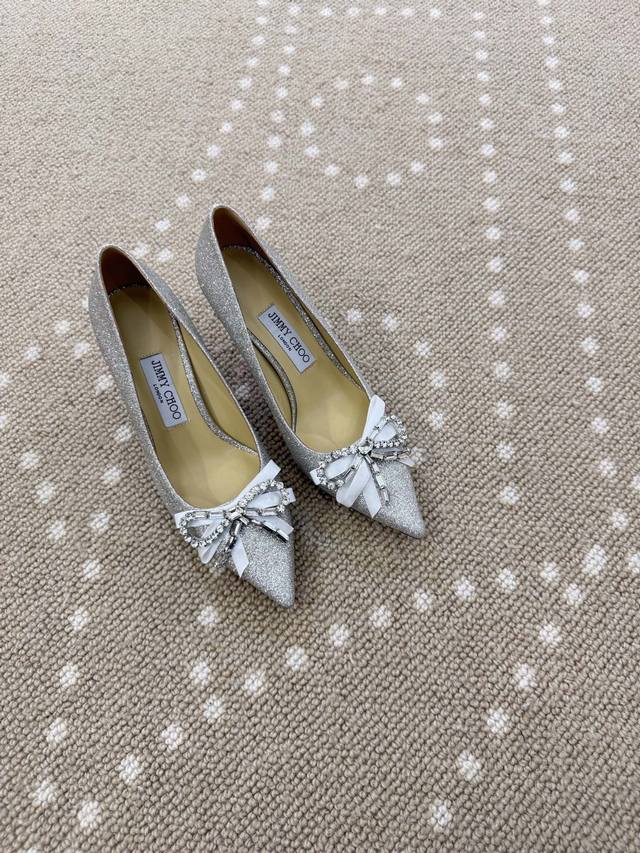 Jimmy Choo 26 Early Spring Auria Series New Crystal Bow Pointed-Toe High Heels.