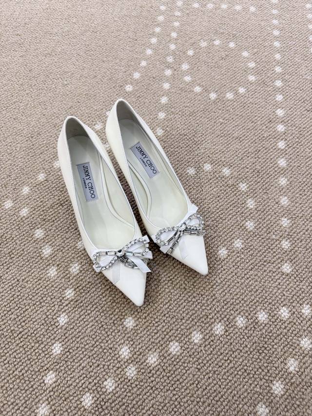 Jimmy Choo 26 Early Spring Auria Series New Crystal Bow Pointed Toe Shoes. The u