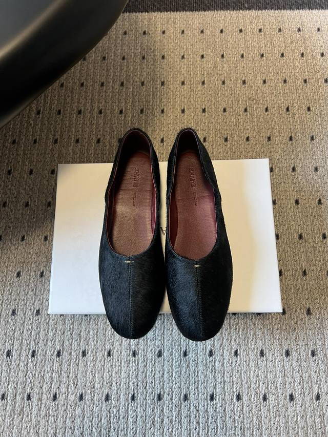 Khaite 26Ss Early Spring New Arrival Flat Shoes Casual Shoes Minimalist solid co