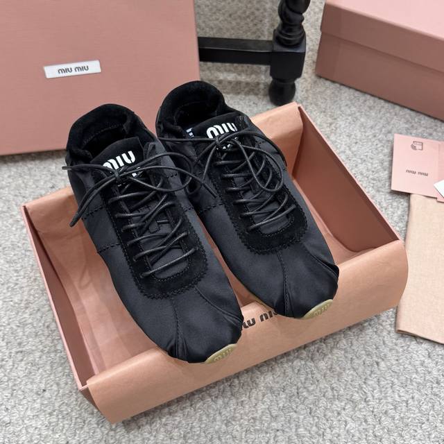 Casual Style Miumiu 2026 Spring/Autumn Runway Lace-up Canvas Shoes, German Trai