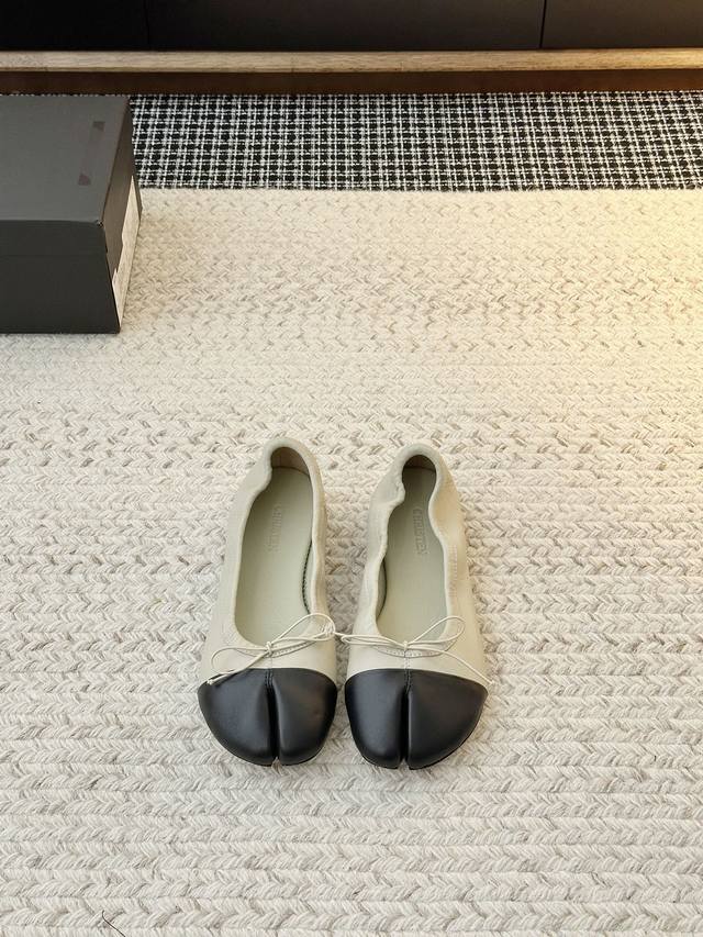 26Ss Early Spring New Split-Toe Hollow Bow Mary Jane Ballet Flats Soft sheepskin