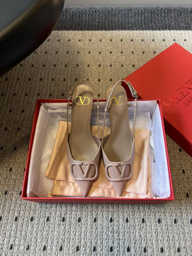 Valentin* Classic V-buckle Pointed Toe Low-Heeled and High-Heeled Sandals All fe