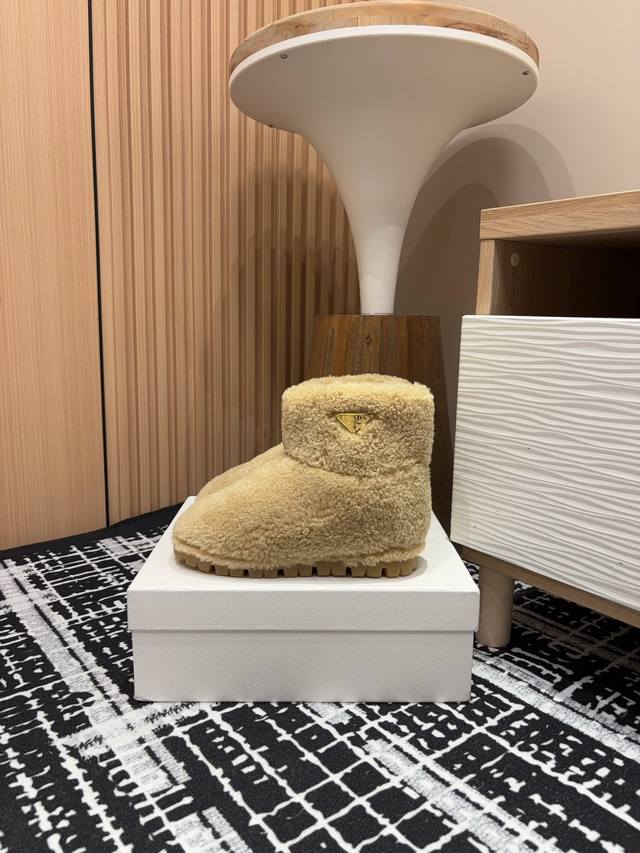 24Ss Autumn/Winter New Prada Triangle Logo Wool Ankle Boots/Snow Boots These sim