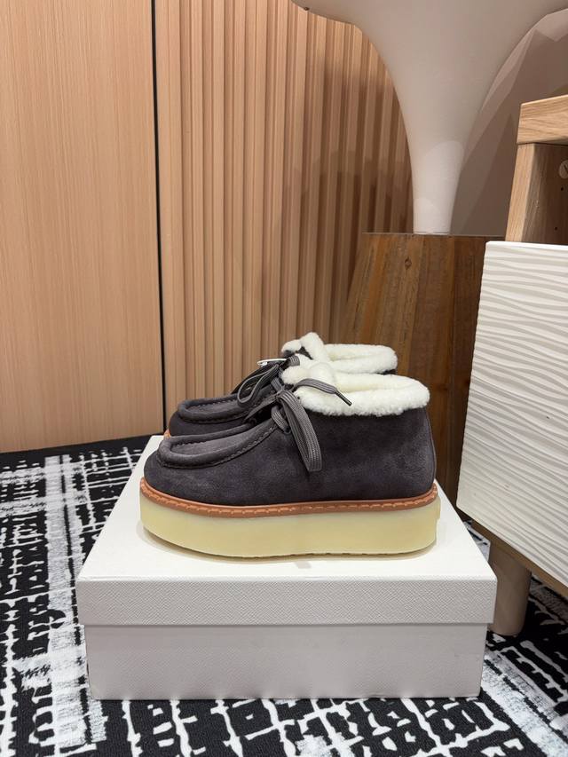 25Ss Autumn/Winter New Prada Triangle Logo Thick-Soled Ankle Boots Lace-up Snow 25Ss Autumn/Winter New Prada Triangle Logo Thick-Soled Ankle Boots Lace-up Snow