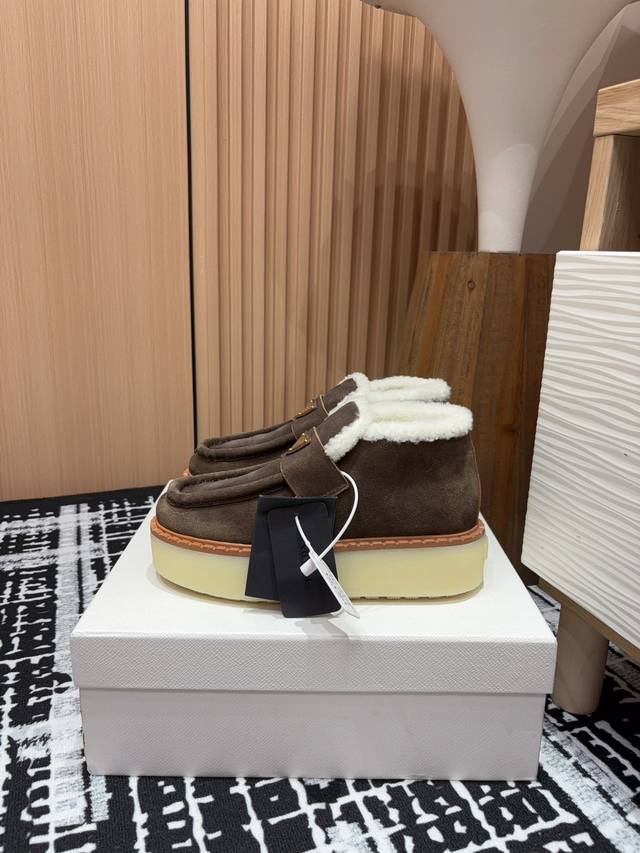 25Ss Autumn/Winter New Prada Triangle Logo Thick-Soled Ankle Boots Lace-up Snow 25Ss Autumn/Winter New Prada Triangle Logo Thick-Soled Ankle Boots Lace-up Snow