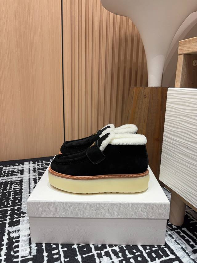 25Ss Autumn/Winter New Prada Triangle Logo Thick-Soled Ankle Boots Lace-up Snow