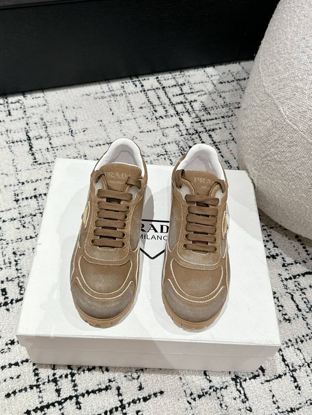 Top-tier version Prada 24 new lace-up German training casual shoes. Original pu