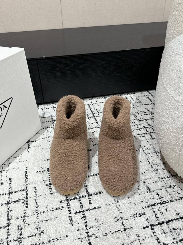 Top-tier version Prada* 24Ss Autumn/Winter Furry Teddy Snow Boots Excellent craf