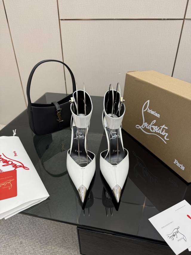 Christian Louboutin high heels, patent leather upper, red sole, single-strap de