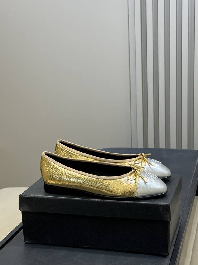 Top-tier replica Chanel classic Slingback flats. Just like Coco Chanel said: "Fa