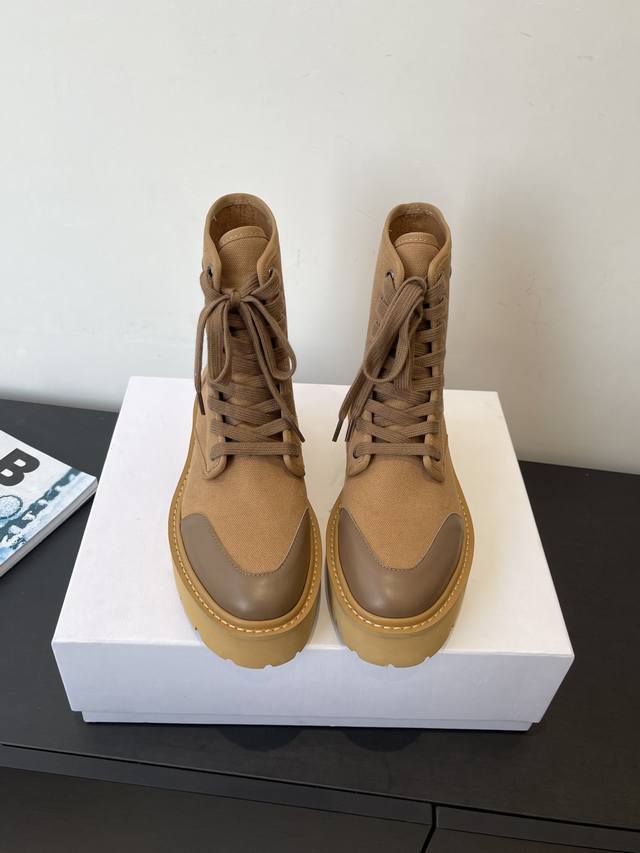 Celine Retro Platform Martin Boots (Ankle Boots) A viral sensation! Influencers