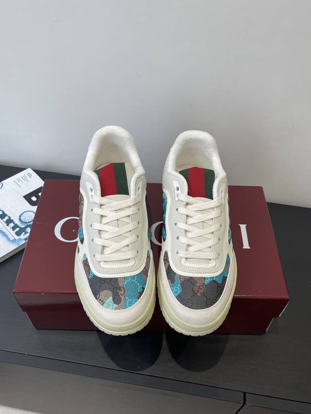 Men's 10 Gucci Couple Sneakers White Sneakers Re-Web is the first sneaker colle