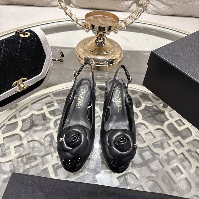 Chane* Chanel 26Ss Early Spring New Color Block Round Toe Shoes with Open Back S