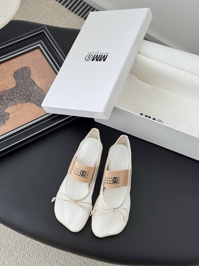 High-end quality! Maison Margiela Mm6 split-toe Tabi shoes, made in Italy with v