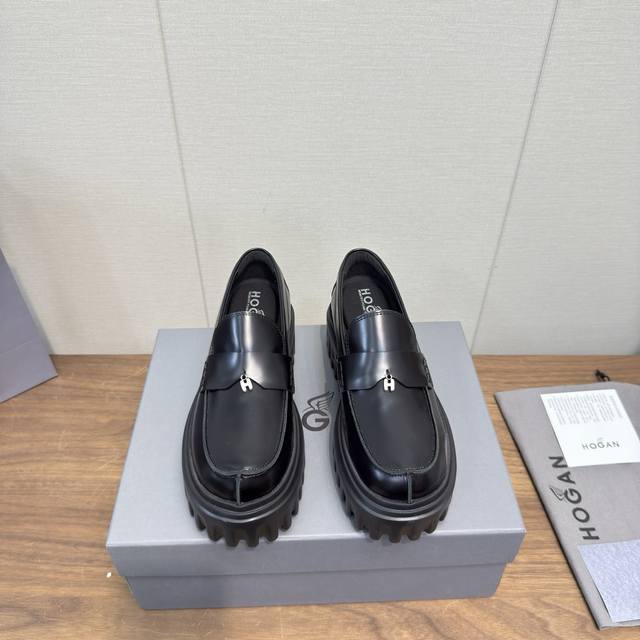 Hogan Loafers 700 Series, Thick Sole, High Version. Featuring a distinctive thic