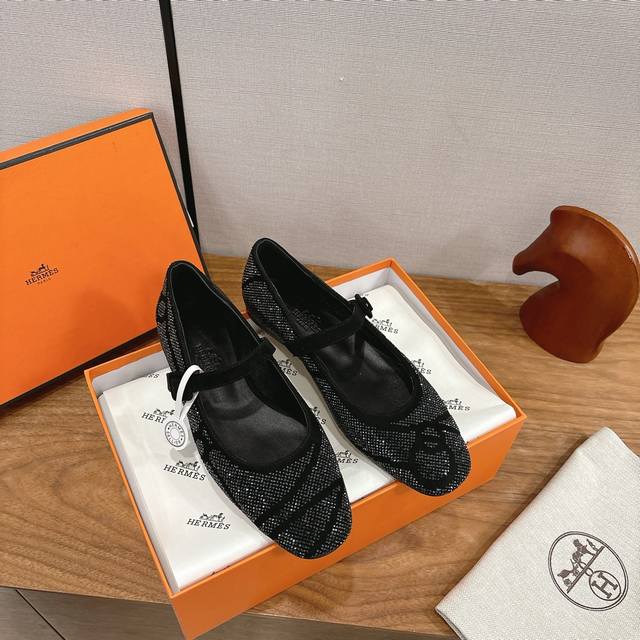 Factory direct Hermes Spring/Summer latest full-diamond fashion shoes. Extremel