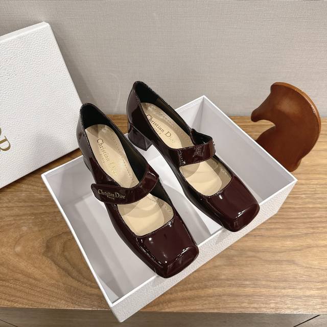 Factory direct Dior 26 Ss Early Spring Resort Collection Square Toe Velcro Chun