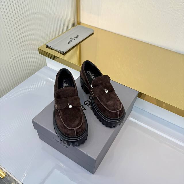 Factory Price (pp): Hogan H700 series features a distinctive platform design wit