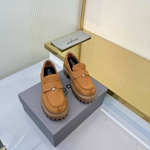 Factory Price (pp): Hogan H700 series features a distinctive platform design wit