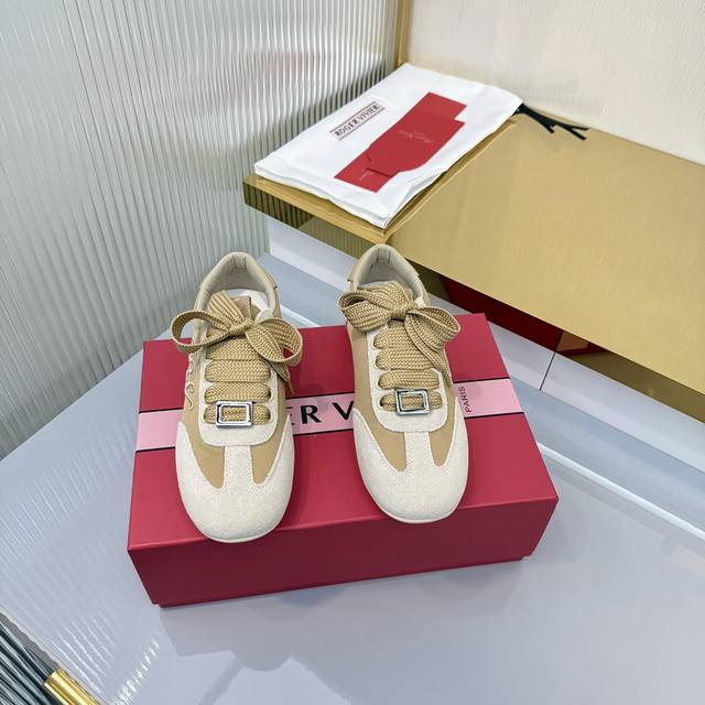 Factory Price (pp: ). Sizes 35-40. Roger Vivier 2025Ss German Training casual s