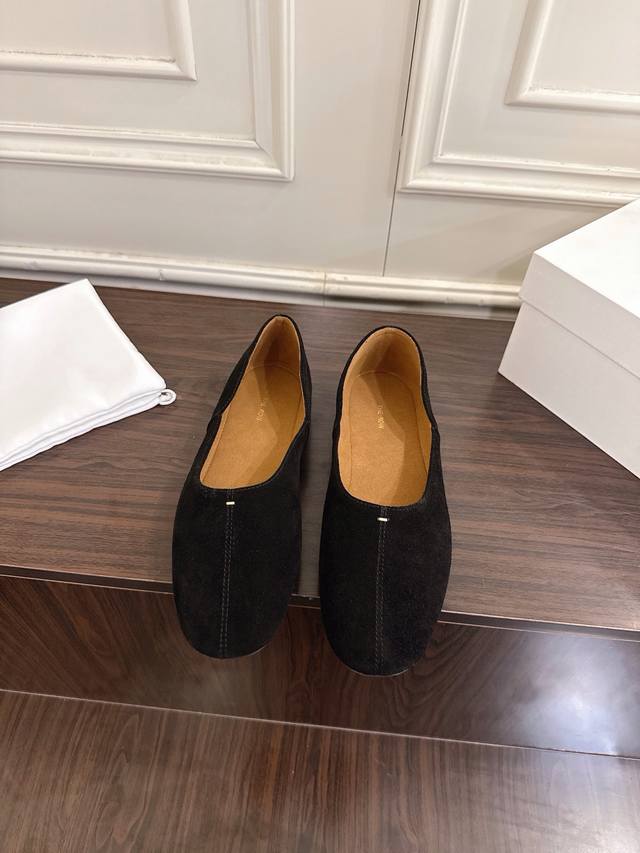 The Row 2026 New Flat Dancing Shoes, Knitted Shoes, Grandma Shoes! It's rare to