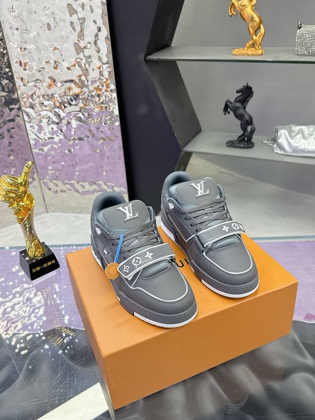 Factory Price: Top-tier LV new Velcro couple style LV Trainer 25 Spring New Casu