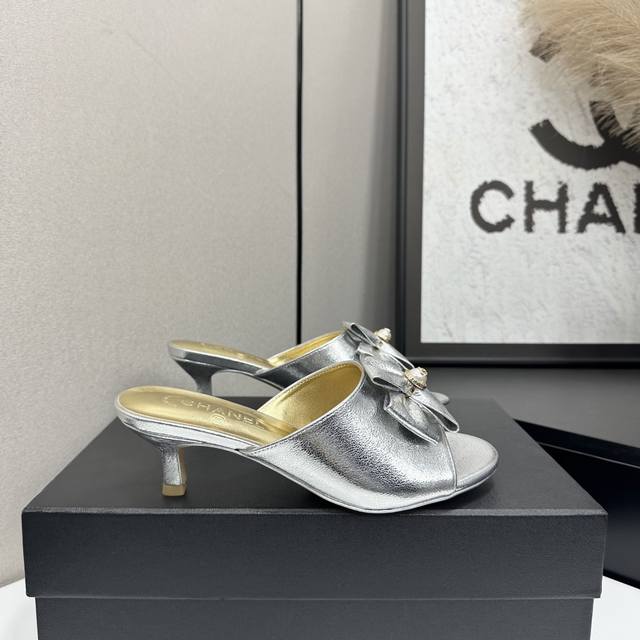 2025 Chanel's must-have item for this autumn/winter season!! Chanel's autumn/win