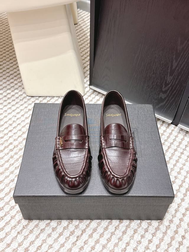 Retailer-grade Yves Saint Laurent 25Ss New YSL Small Logo Loafers The iconic sma