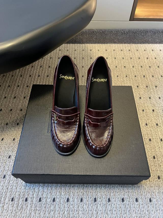 Saint Lauren*Retro French Style Stiletto Heeled Slip-on Loafers These slip-on lo