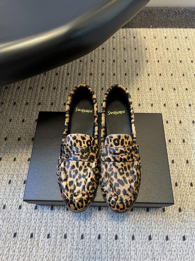 Saintlauren*25Ss Autumn/Winter Retro-Style Loafers Casual Shoes These low-top, f