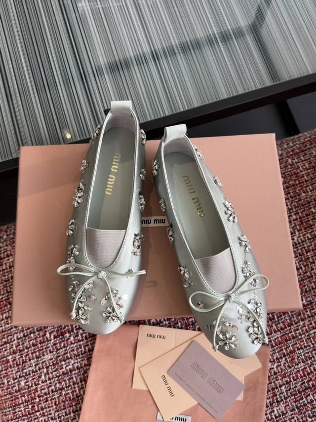Top Version: Miu Miu 26Ss Early Spring New Crystal Rhinestone Bow Flat Ballet Fl